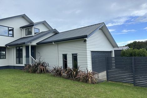 Photo of property in 1446 Whangaparaoa Road, Army Bay, Whangaparaoa, 0930