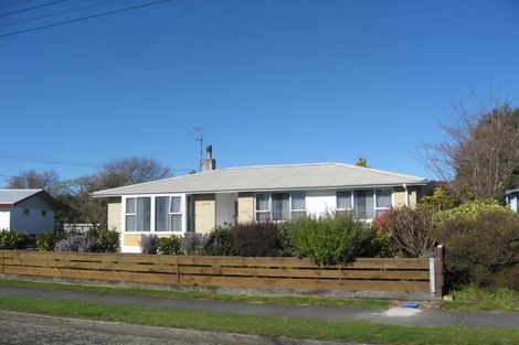 Photo of property in 4 Hughan Place, Carterton, 5713