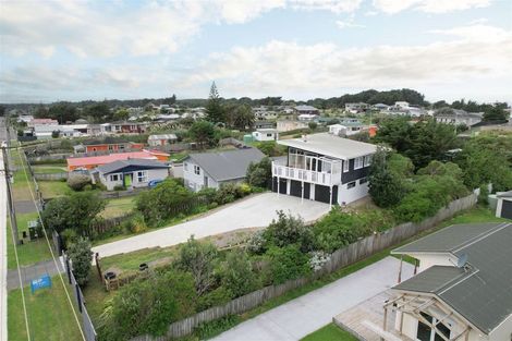 Photo of property in 72 Park Avenue, Waitarere Beach, Levin, 5510