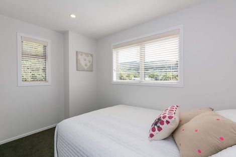 Photo of property in 41a Collins Avenue, Tawa, Wellington, 5028