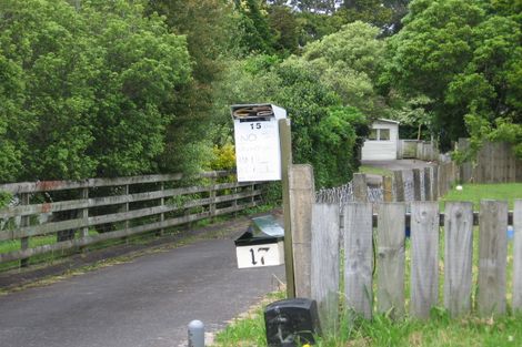 Photo of property in 15 Benita Place, Sunnyvale, Auckland, 0612