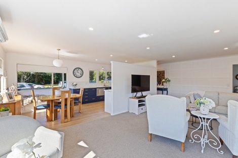 Photo of property in 1/122 Clawton Street, Westown, New Plymouth, 4310