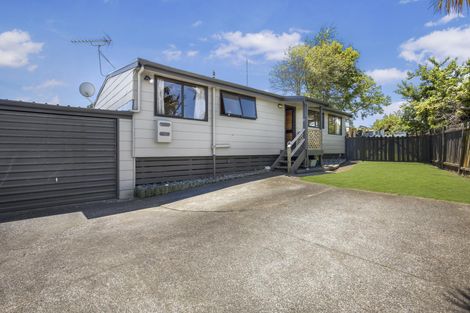 Photo of property in 2/11 Dalmahoy Place, Wattle Downs, Auckland, 2103