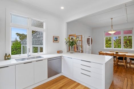 Photo of property in 6 Mollyhawk Place, Birkenhead, Auckland, 0626