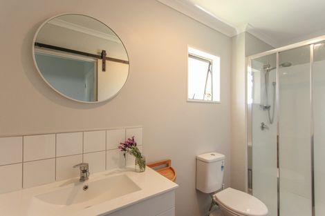 Photo of property in 99 Aquarius Drive, Kawaha Point, Rotorua, 3010