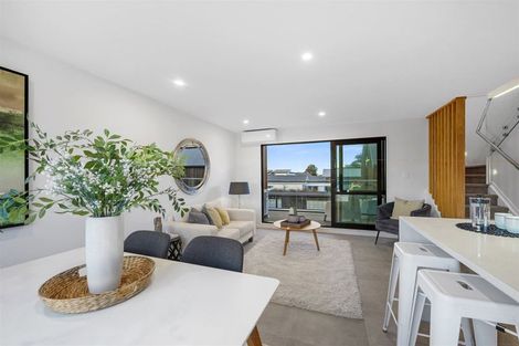 Photo of property in 28e Walker Road, Point Chevalier, Auckland, 1022