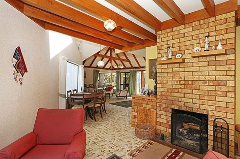 Photo of property in 6 Halse Place, Opunake, 4616