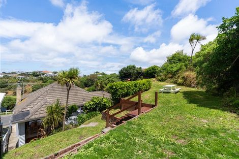 Photo of property in 7 Houghton Bay Road, Houghton Bay, Wellington, 6023