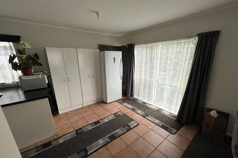 Photo of property in 1/12 Bernina Place, Weymouth, Auckland, 2103
