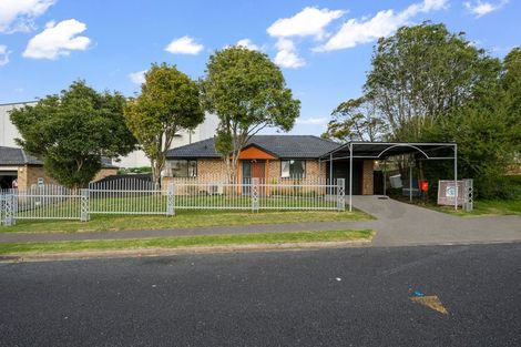 Photo of property in 29 Woodbank Drive, Glen Eden, Auckland, 0602