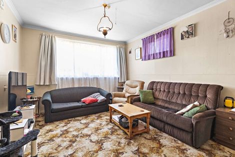 Photo of property in 10 Oturi Road, Waverley, 4510