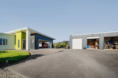 Photo of property in 2 Nopera Road, Waiiti, Urenui, 4377