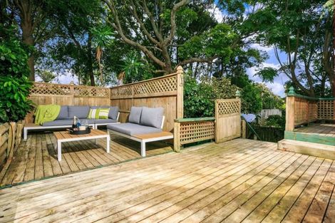 Photo of property in 2/21 Greenvalley Rise, Glenfield, Auckland, 0629