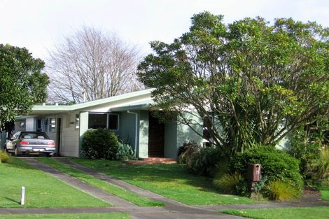 Photo of property in 17 Haast Place, Awapuni, Palmerston North, 4412