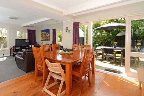 Photo of property in 2/42c Schnapper Rock Road, Schnapper Rock, Auckland, 0632