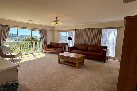 Photo of property in 43 Woodman Drive, Tawa, Wellington, 5028