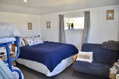 Photo of property in 60 Sarah Street, Waikawa Beach, Levin, 5573
