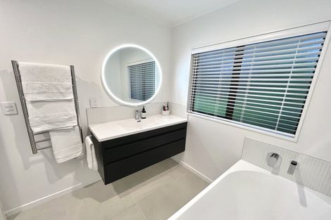 Photo of property in 1/85 Verran Road, Birkenhead, Auckland, 0626