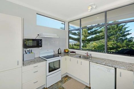 Photo of property in 51 Sunset Road, Totara Vale, Auckland, 0632