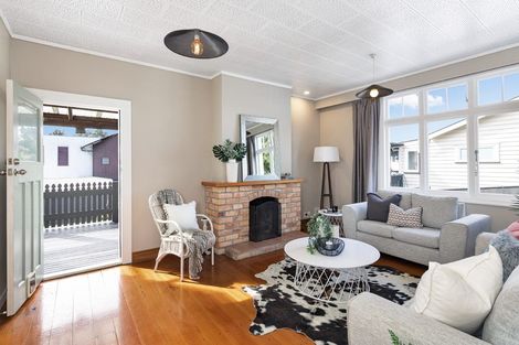 Photo of property in 15 Saltaire Street, Avondale, Auckland, 1026