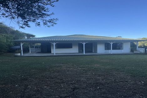 Photo of property in 81 Motu Road, Kumeu, 0891