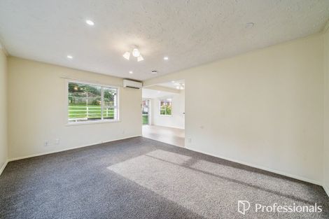 Photo of property in 1 Wakefield Terrace, Tawa, Wellington, 5028