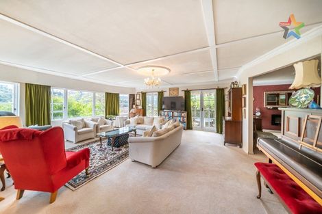 Photo of property in 5 Mokopuna Grove, Stokes Valley, Lower Hutt, 5019