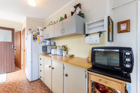 Photo of property in 20 Ross Street, Woodville, 4920