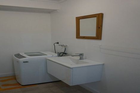 Photo of property in 21 Houghton Bay Road, Houghton Bay, Wellington, 6023