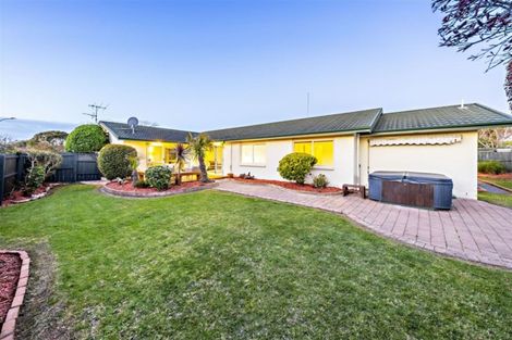 Photo of property in 21 Crescent Hills Court, Northpark, Auckland, 2013