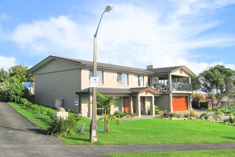 Photo of property in 6 Higham Ferrers Place, Red Beach, 0932