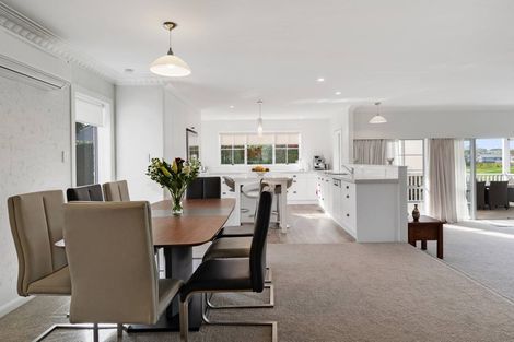 Photo of property in 56 Links View Drive, Omokoroa, 3114