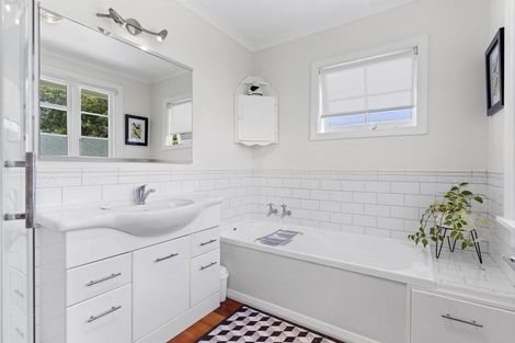 Photo of property in 2a Kauri Grove, Lansdowne, Masterton, 5810