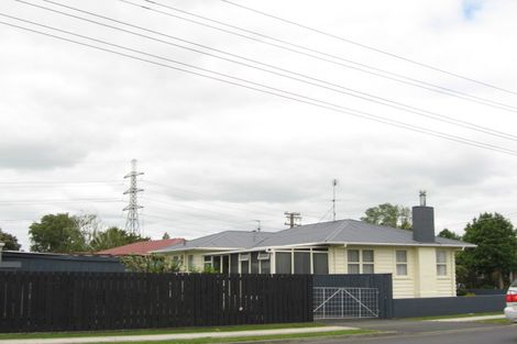 Photo of property in 2/7 Berwyn Avenue, Takanini, 2112