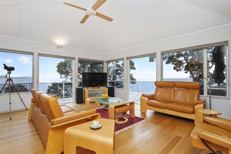 Photo of property in 30 Marellen Drive, Red Beach, 0932