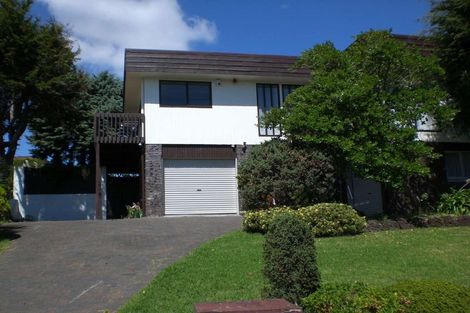 Photo of property in 18 Prince Regent Drive, Half Moon Bay, Auckland, 2012