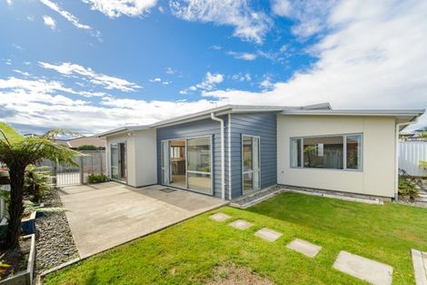 Photo of property in 3a Angelina Way, Kelvin Grove, Palmerston North, 4414