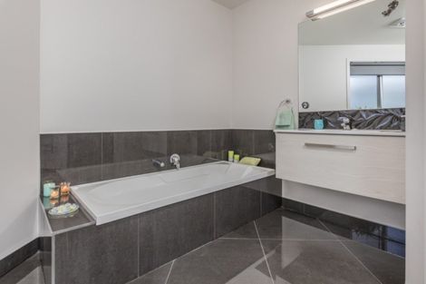 Photo of property in 6 Summerfield Way, Parahaki, Whangarei, 0112