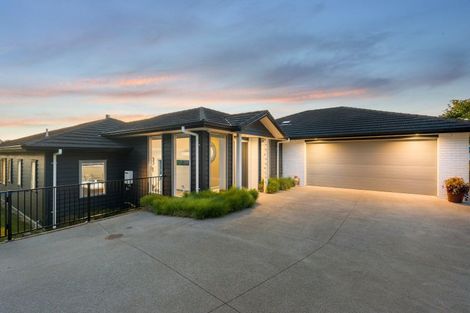 Photo of property in 1154a East Coast Road, Redvale, Auckland, 0794