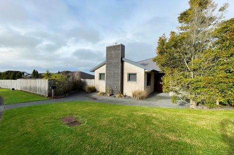 Photo of property in 6 Mcwhirters Farm Lane, Massey, Auckland, 0614