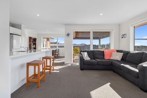 Photo of property in 124 Rowesdale Drive, Ohauiti, Tauranga, 3112