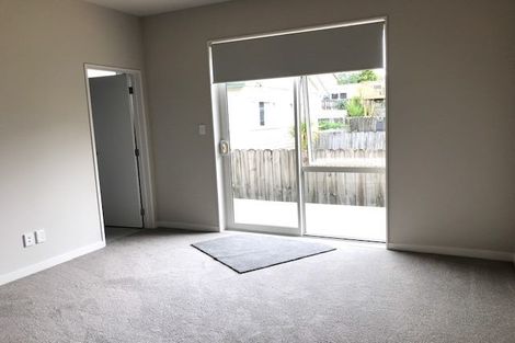 Photo of property in 1a Harrowglen Drive, Northcross, Auckland, 0632