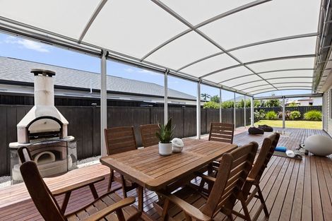 Photo of property in 9 Walter Ruddock Avenue, Kumeu, 0810