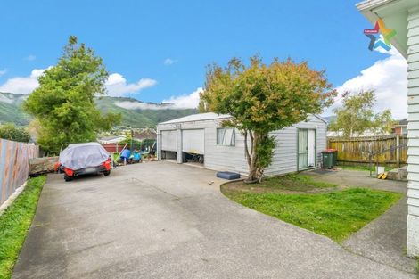 Photo of property in 132 Wellington Road, Wainuiomata, Lower Hutt, 5014