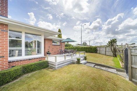 Photo of property in 16 Kapiti Place, Awapuni, Palmerston North, 4412