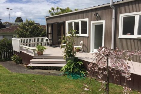Photo of property in 1/17 Simkin Avenue, Saint Johns, Auckland, 1072