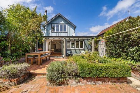 Photo of property in 4 Stoke Street, Sumner, Christchurch, 8081