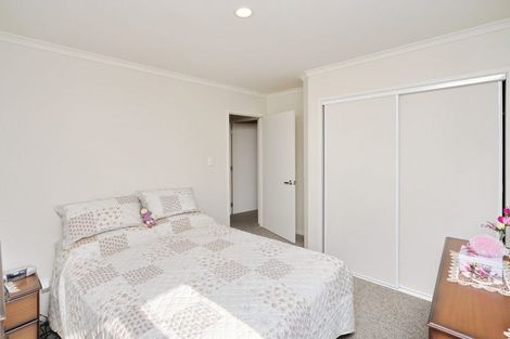 Photo of property in 14 Royal Park Drive, Parklands, Christchurch, 8083