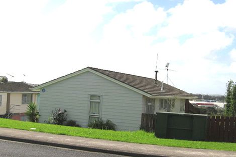 Photo of property in 17 Beauchamp Drive, Massey, Auckland, 0614