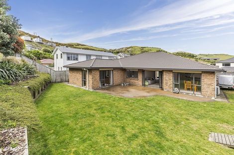 Photo of property in 159 Woodman Drive, Tawa, Wellington, 5028